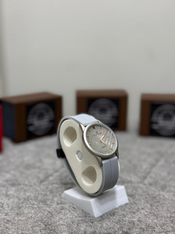 Makran Elegant Silver Dial – Premium Rubber Strap Watch