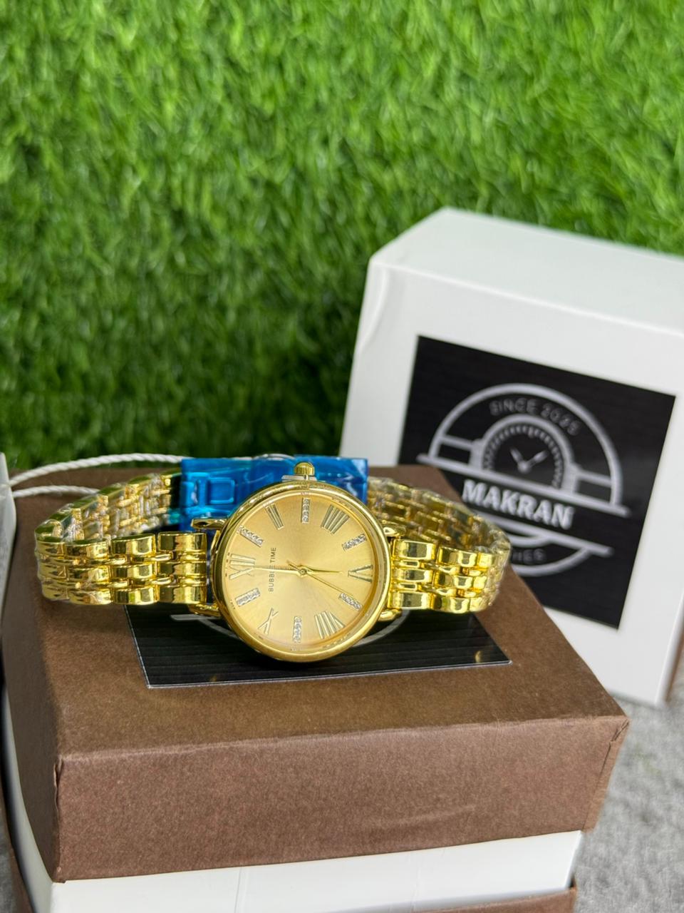 Elegant Gold Round Dial Women Watch – Luxury Bracelet Style