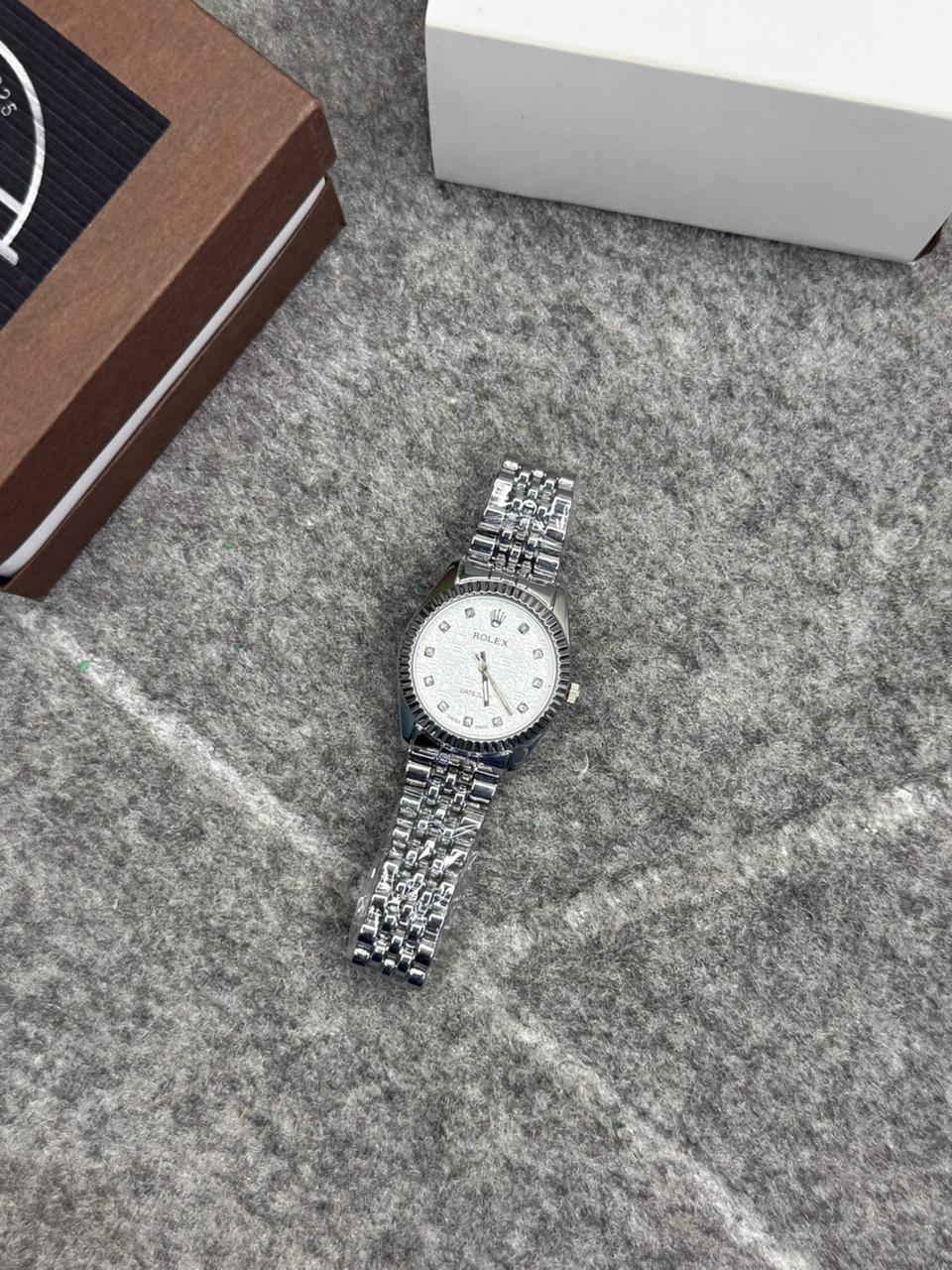 Elegant Silver Datejust Style Women's Watch - Jubilee Edition